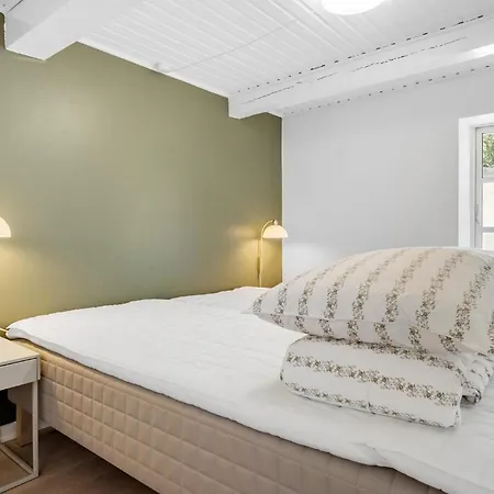 Amazing Home In Ronne With Wifi *